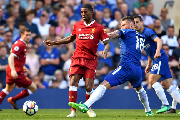 衣领的金线 衣领的金线