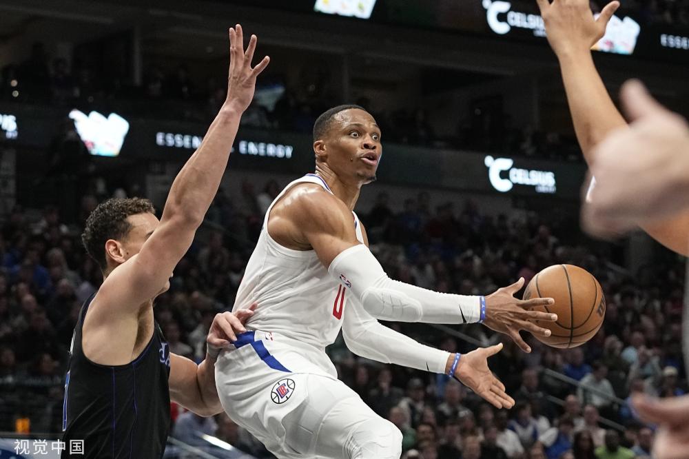 赛场上崭露 赛场上崭露